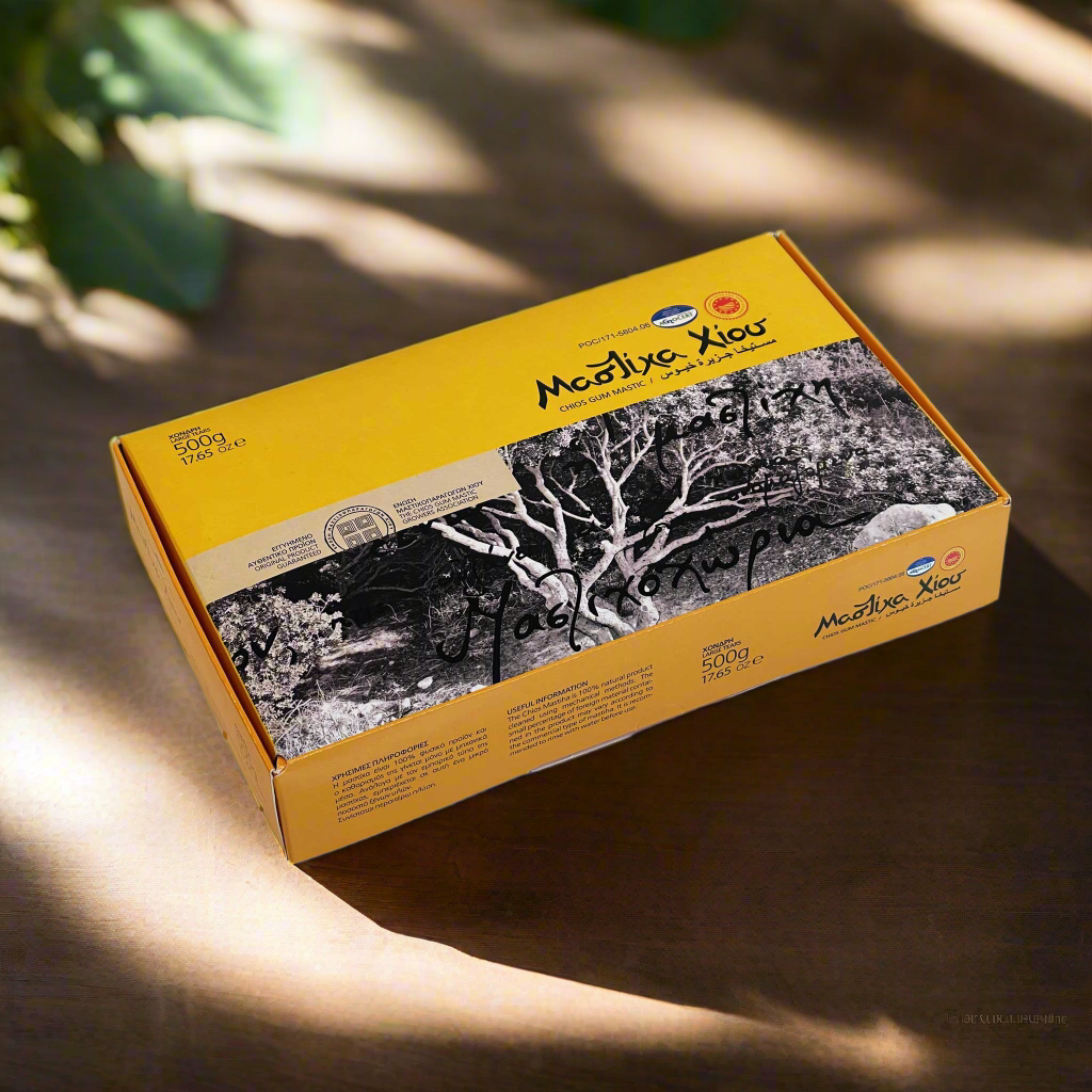 Velmi velké slzy mastichy v kabičce ve stínu stromu